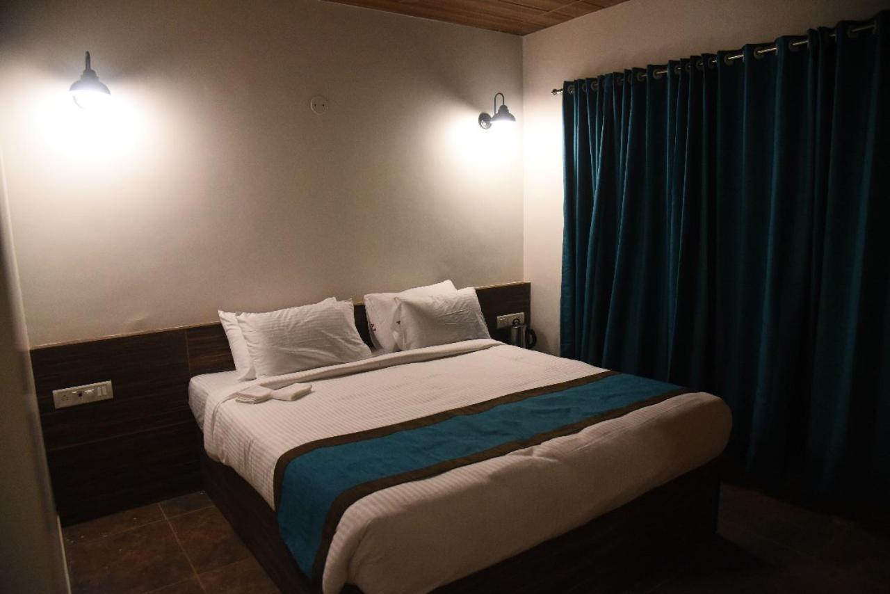 Dāpoli Feet Up Amaranth Resort الغرفة الصورة